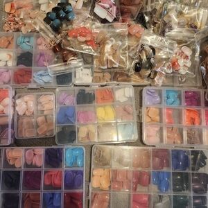 100+ Assorted Press-On Nail Set